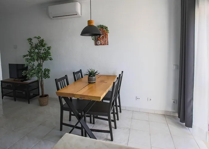 Go4Portugal - Dinis - Luxe Condo With Pool, Airco, Seaview With Two Balcony