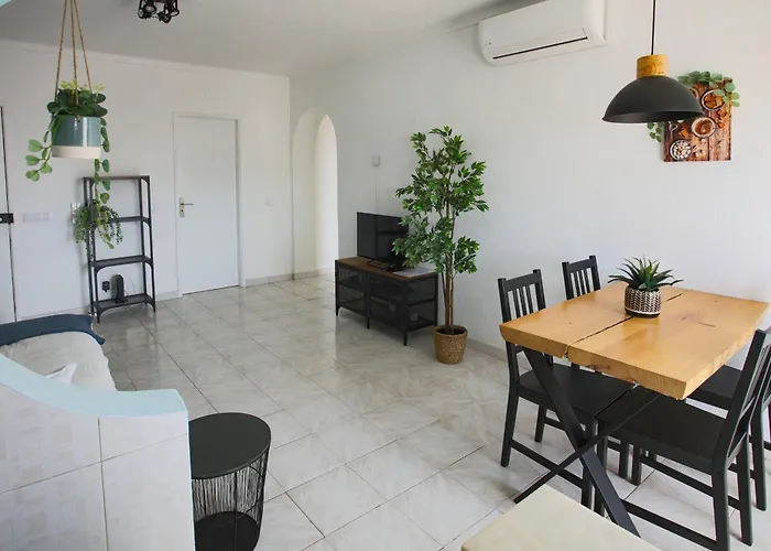 Go4Portugal - Dinis - Luxe Condo With Pool, Airco, Seaview With Two Balcony 公寓 *