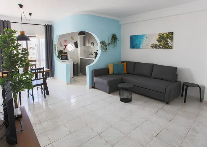 Go4Portugal - Dinis - Luxe Condo With Pool, Airco, Seaview With Two Balcony *