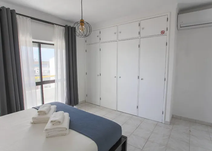 Go4Portugal - Dinis - Luxe Condo With Pool, Airco, Seaview With Two Balcony