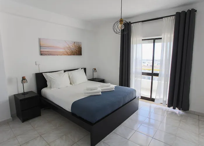 Go4Portugal - Dinis - Luxe Condo With Pool, Airco, Seaview With Two Balcony 公寓
