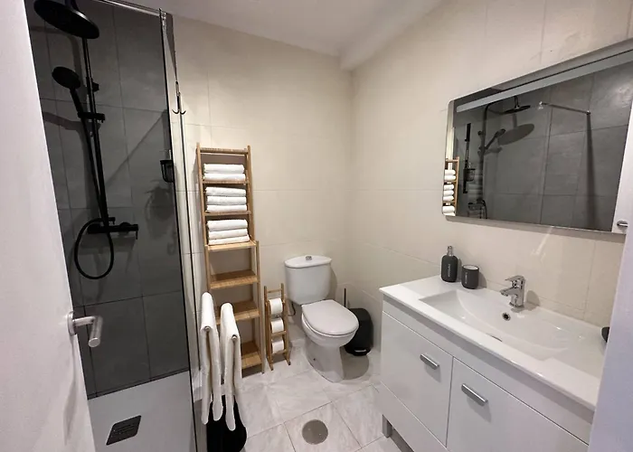 Go4Portugal - Dinis - Luxe Condo With Pool, Airco, Seaview With Two Balcony