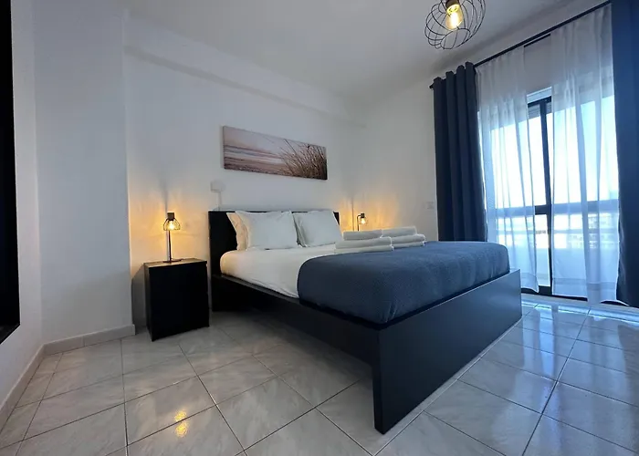 公寓 Go4Portugal - Dinis - Luxe Condo With Pool, Airco, Seaview With Two Balcony *