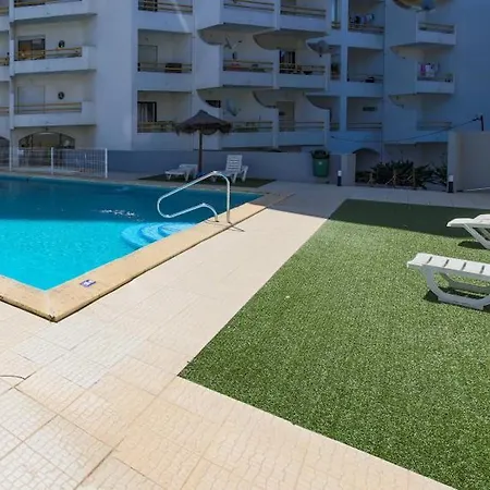 Апартаменты Go4portugal - Dinis - Luxe With Pool, Airco, Seaview With Two Balcony