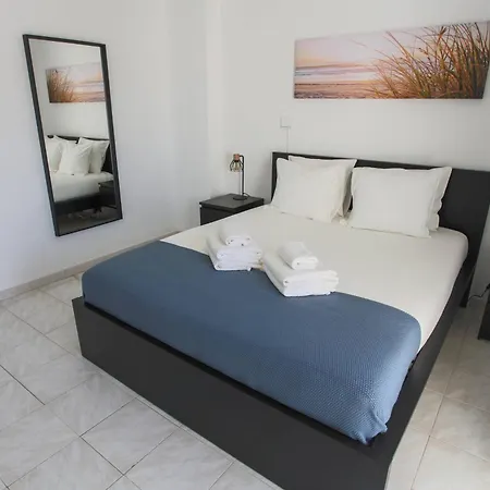 Апартаменты Go4portugal - Dinis - Luxe With Pool, Airco, Seaview With Two Balcony